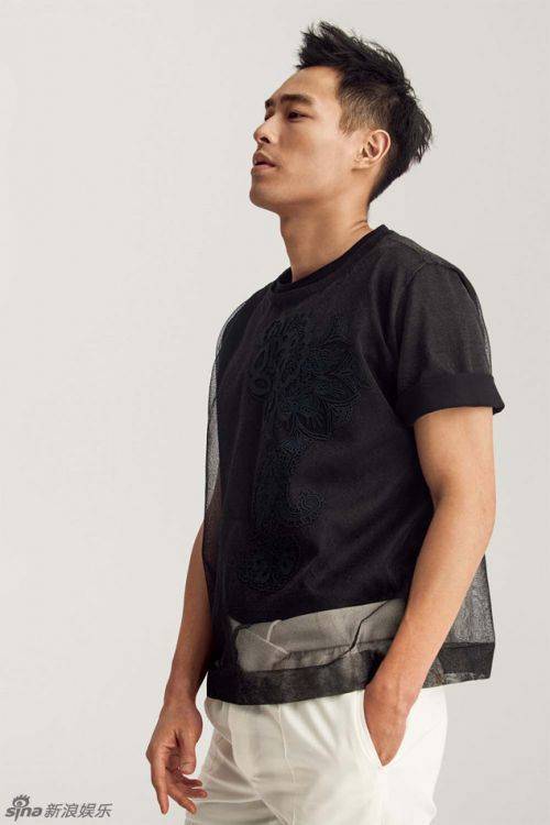 臺(tái)灣演員楊佑寧肌肉寫(xiě)真 健碩身材男人味UP