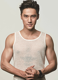 蔣勁夫最新雜志寫真大片 健碩肌肉眼神撩人”