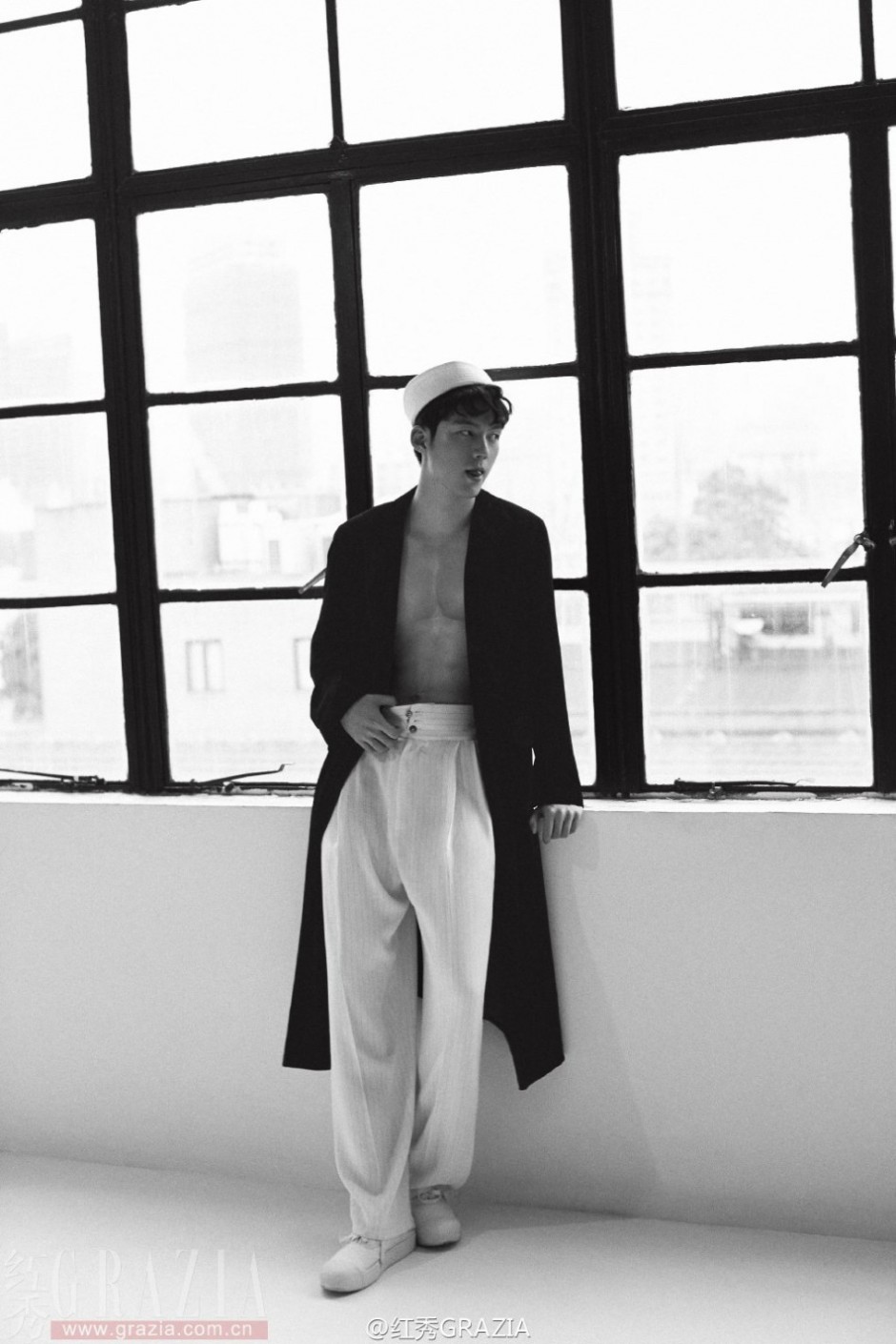 &ldquo;奶爸&rdquo;董力最新寫真 荷爾蒙爆棚大秀精致胸肌