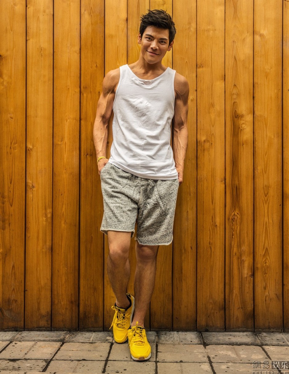 向佐肌肉寫(xiě)真圖片 雷震子秒變鄰家大男孩