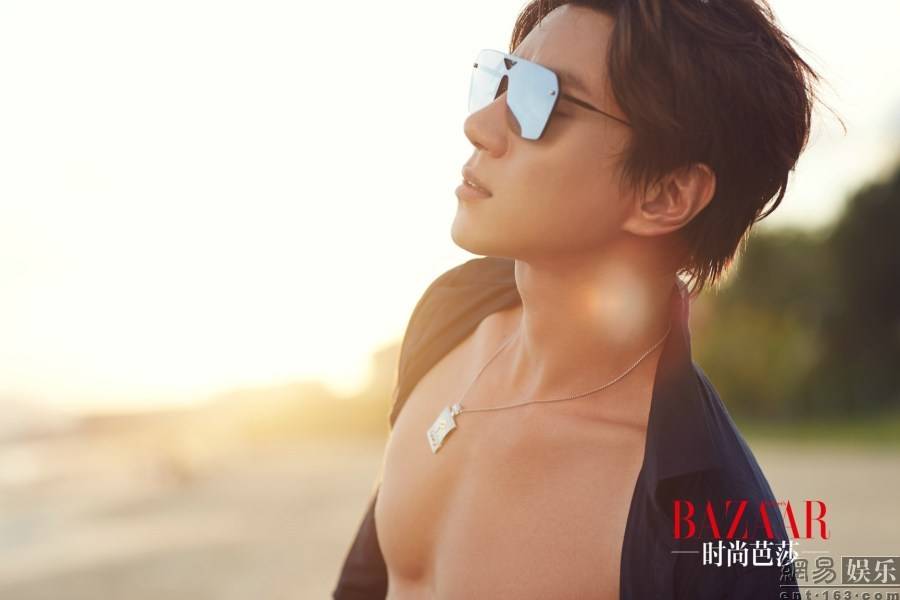 黃致列時(shí)尚大片寫真照 肌肉猛男展現(xiàn)野性魅力