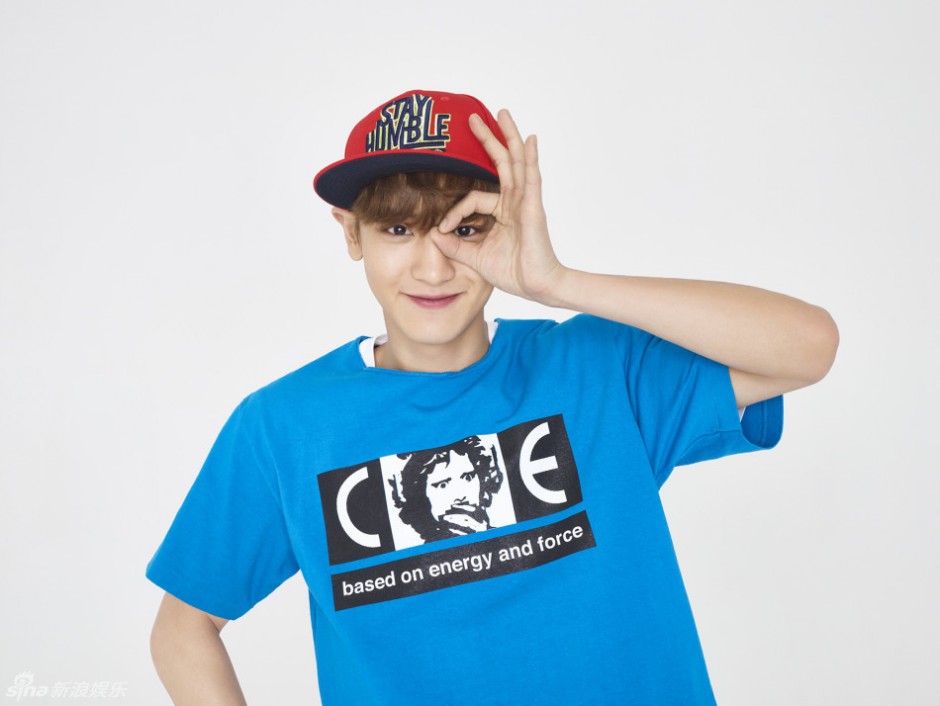 EXO運(yùn)動(dòng)寫真高清大圖 酷帥男團(tuán)清爽來(lái)襲
