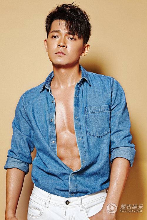 閆肅最新寫(xiě)真大片曝光 大秀肌肉魅力爆表