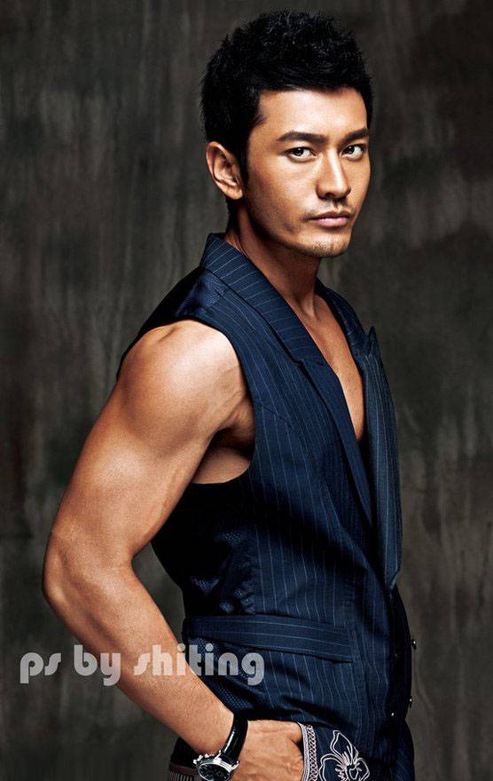 黃曉明半裸肌肉照 盡顯型男魅力