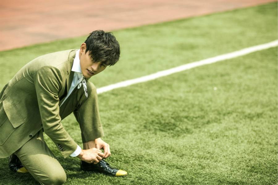 &ldquo;雙面男神&rdquo;李子峰帥氣運(yùn)動時尚大片