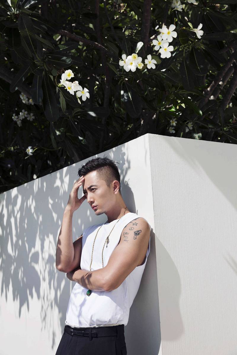 賈景暉肌肉照寫真曝光 上演夏日&ldquo;濕身誘惑&rdquo;