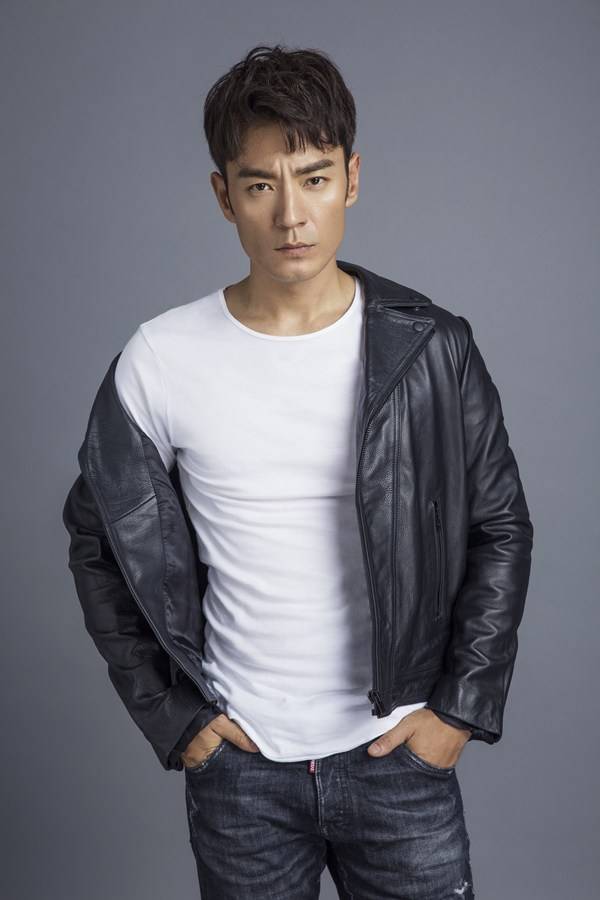 演員李光潔時(shí)尚寫(xiě)真圖片 肌肉線條完美凸顯