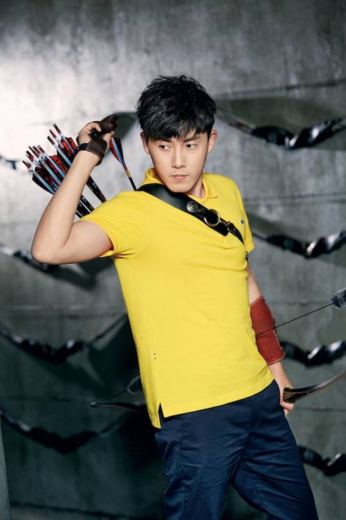 張睿運(yùn)動寫真大片 簡約休閑變身活力美少年