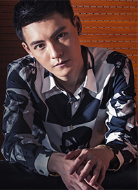 馮銘潮運(yùn)動系寫真圖片 彰顯野性憂郁氣質(zhì)