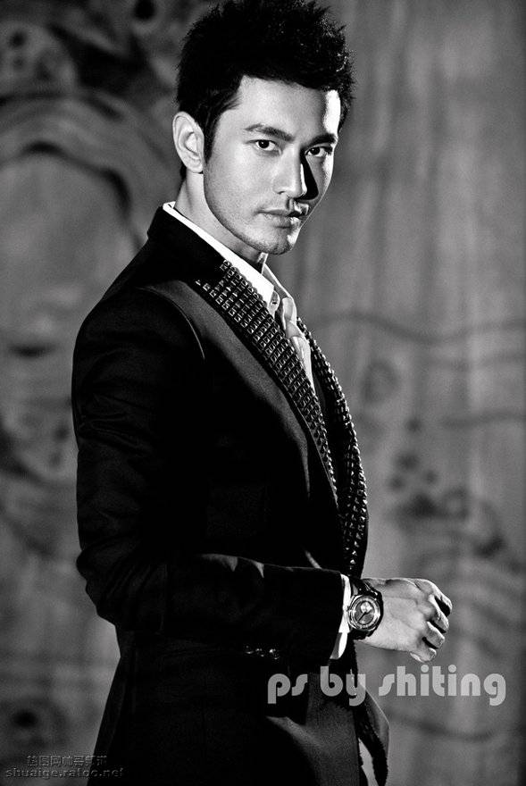 黃曉明半裸肌肉照 盡顯型男魅力