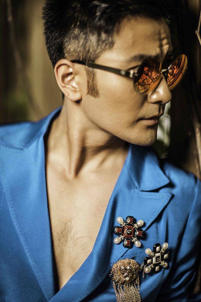 西裝型男劉恩佑肌肉照寫真大片分享