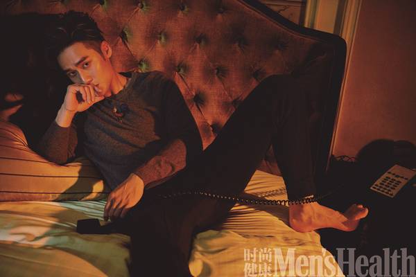 蔣勁夫最新雜志寫真大片 健碩肌肉眼神撩人