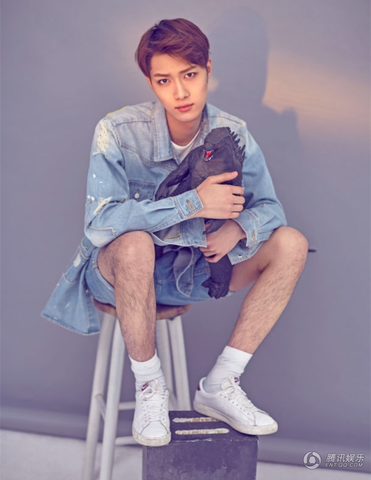 男模陳子由休閑運(yùn)動(dòng)風(fēng)寫真帥氣逼人