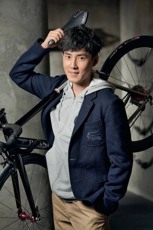 張睿運動寫真大片 簡約休閑變身活力美少年