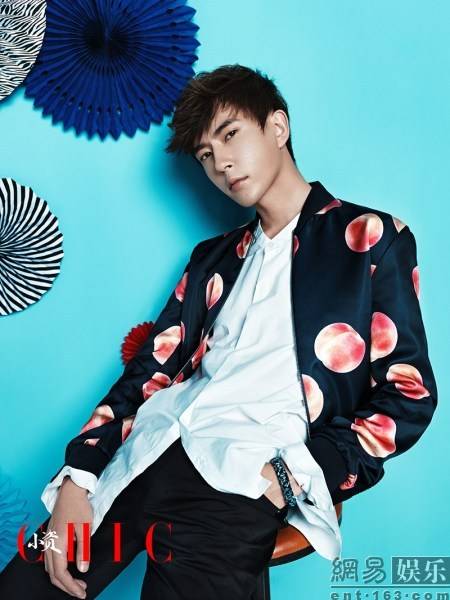 于朦朧雜志寫真大片曝光 撲面而來的少年氣