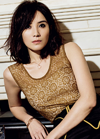 小宋佳最新寫真大片公開 抱吉他才女范兒十足