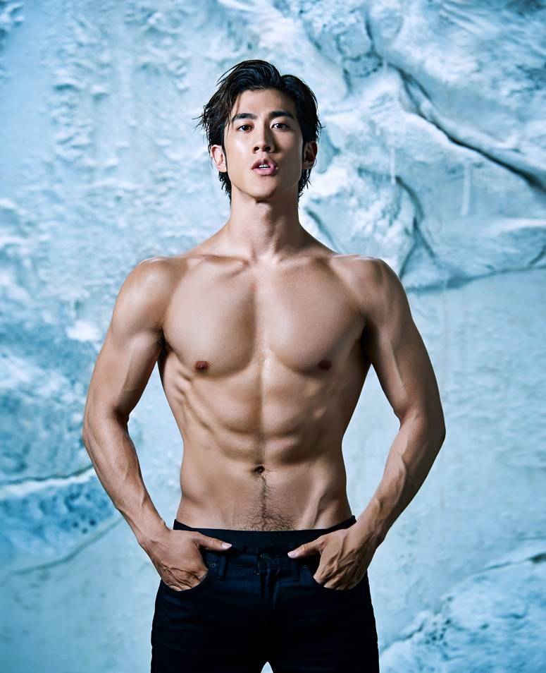 型男李治廷肌肉照裸身露毛寫(xiě)真曝光