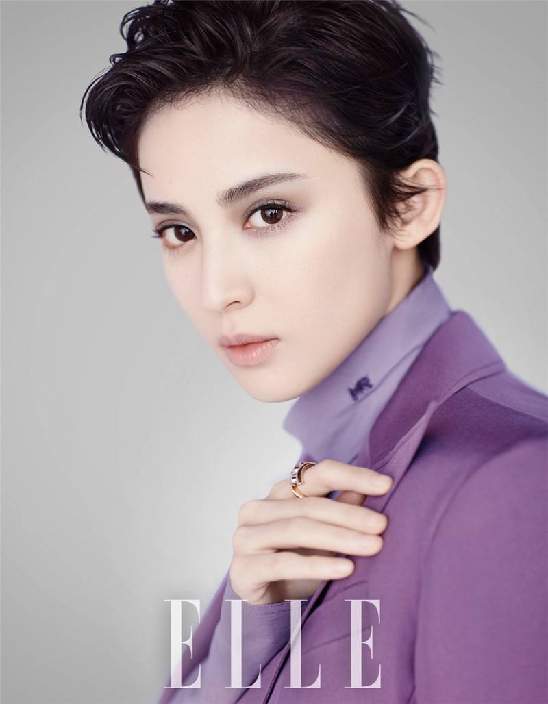 娜扎俏皮靈氣寫真曝光 玩轉(zhuǎn)清爽甜酷風(fēng)