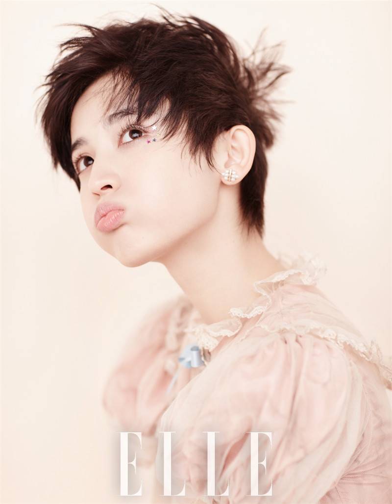 娜扎俏皮靈氣寫真曝光 玩轉(zhuǎn)清爽甜酷風(fēng)