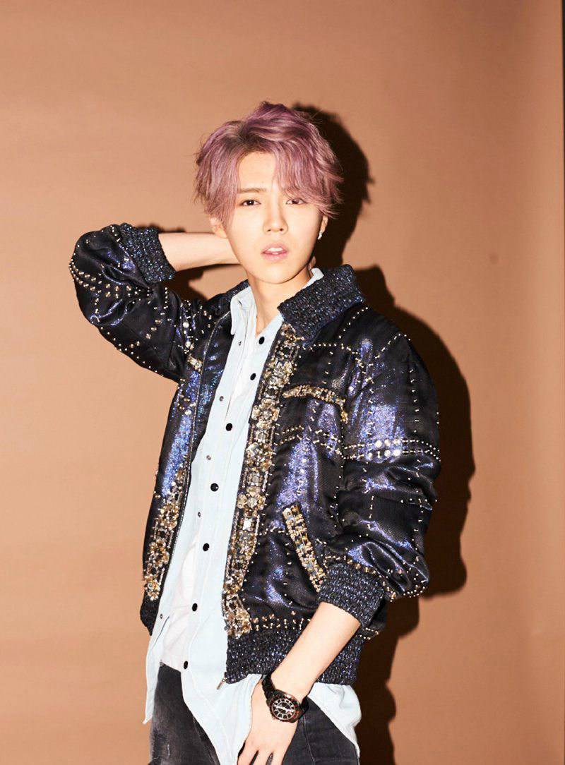 鹿晗攝影寫真大圖曝光 化身運動活力少年