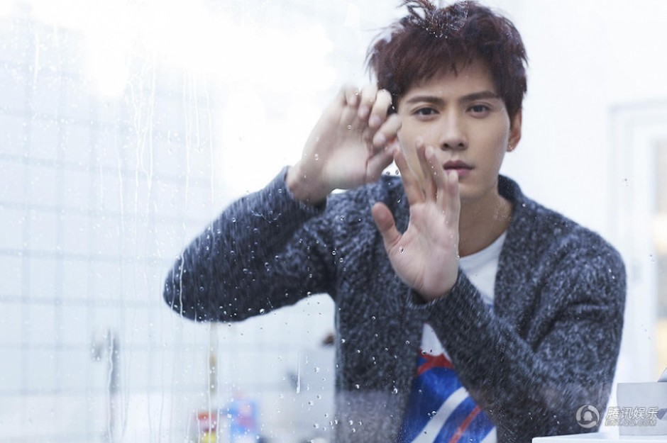 徐正曦早春寫真照片曝光 詮釋完美男友魅力