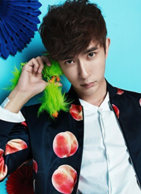 于朦朧雜志寫(xiě)真大片曝光 撲面而來(lái)的少年氣