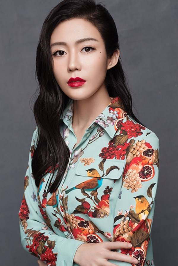 演員湯晶媚最新寫真曝光 嫵媚淚痣上演濕發(fā)誘惑