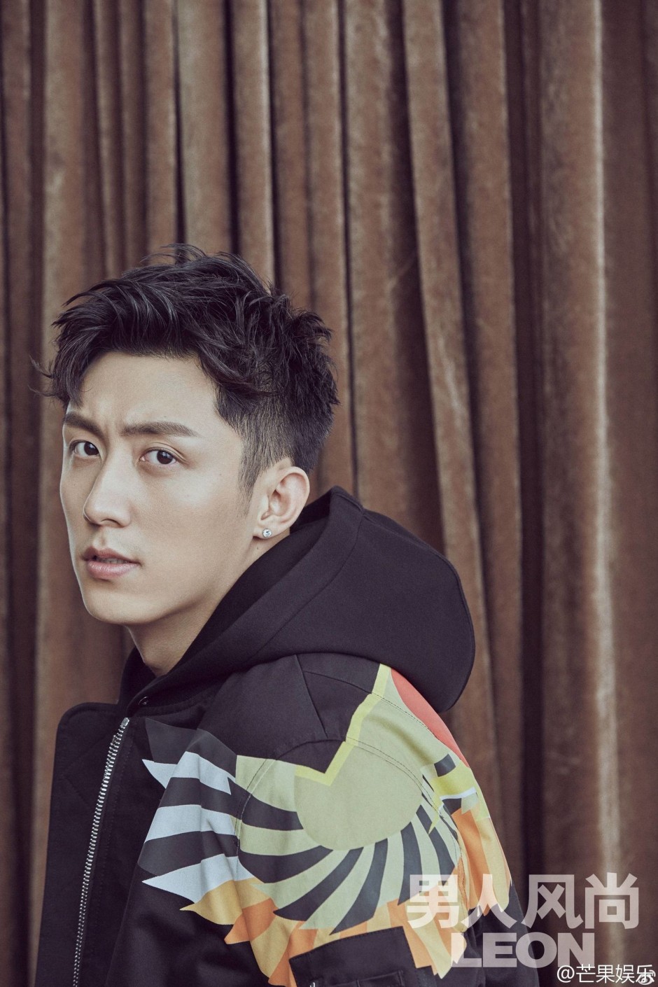 黃景瑜最新帥氣寫真公開 俊朗面孔彰顯男人風(fēng)尚