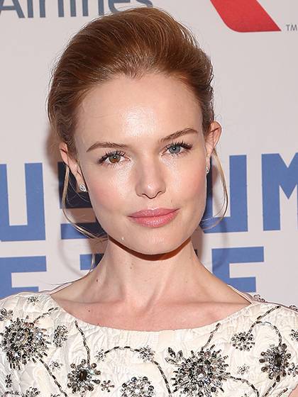 告別刻意感 歐美明星無(wú)妝感妝容示范