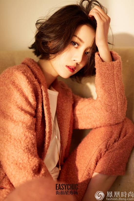 李溪芮短發(fā)寫真曝光 光影間盡顯靈動之美