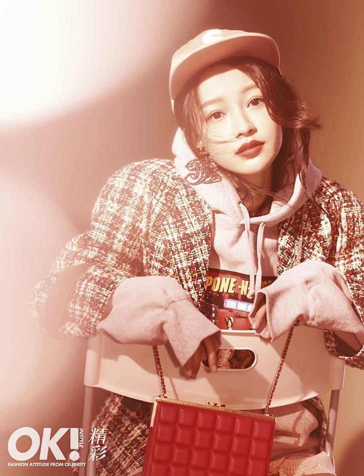 新生代小花孫怡時尚寫真 性感紅唇隨性灑脫