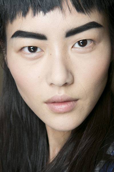 帶這10款?yuàn)y容去上班絕對(duì)是禁忌