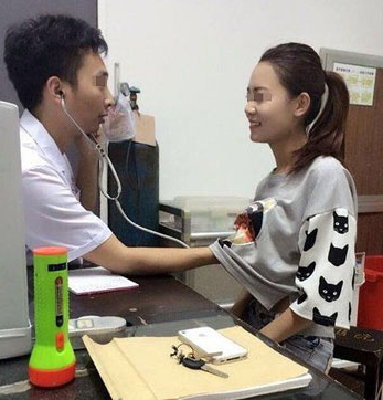 邪惡醫(yī)生對病人竟是如此 放開妹子讓我來