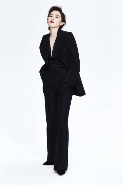 闕清子帥氣短發(fā)寫(xiě)真曝光 西裝制服出鏡眼神撩人