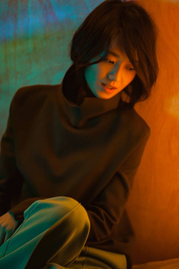 朱丹最新寫真大片曝光 盡顯慵懶隨性范兒