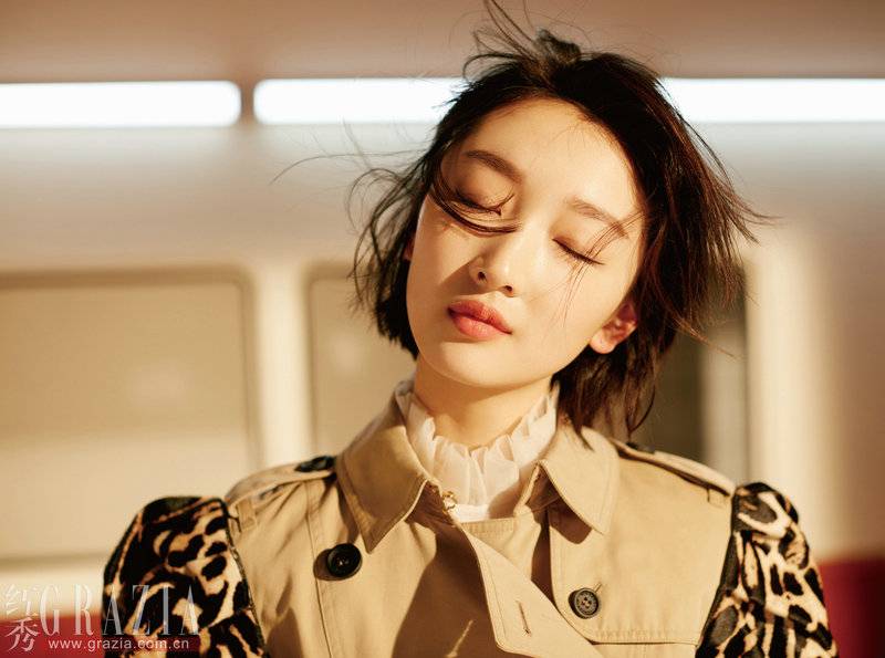 周冬雨雜志封面寫真 英倫范coolgirl上線