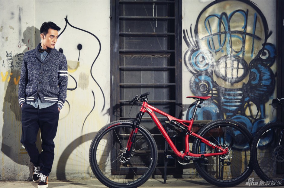 演員王凱散發(fā)熟男魅力變身運(yùn)動(dòng)型男攝影大圖