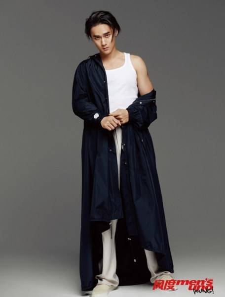 蔣勁夫早春西裝寫真大片 長發(fā)背頭藝術(shù)感十足