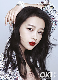 新生代小花孫怡時尚寫真 性感紅唇隨性灑脫