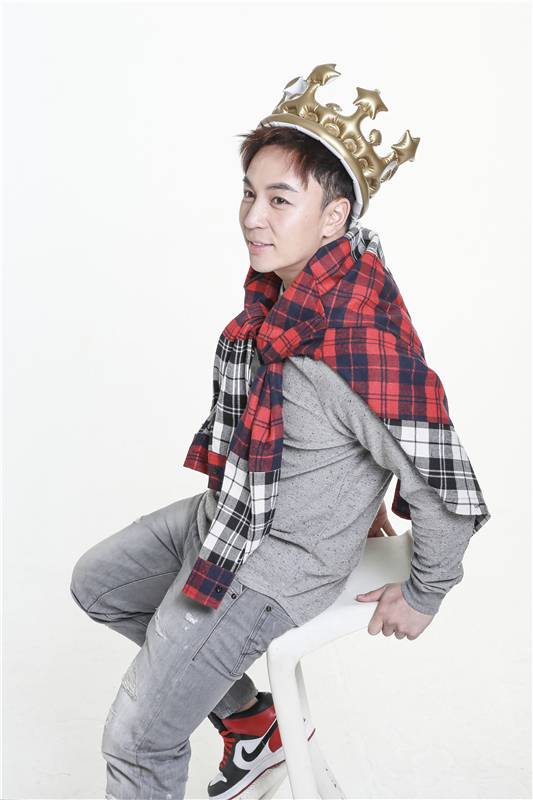 釋小龍新春最新寫真圖片 功夫小子長成陽光大男孩