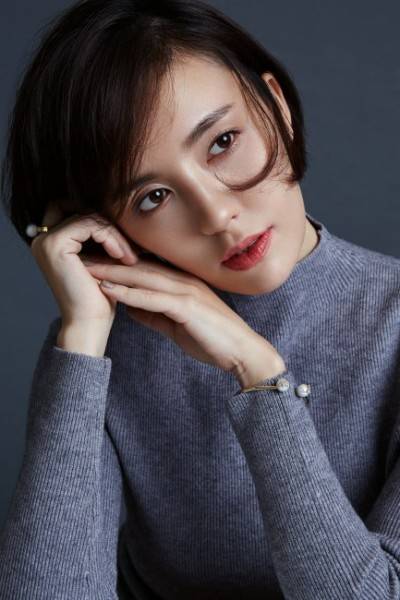 呂佳容冬日最新寫真 清麗溫婉氣質(zhì)迷人