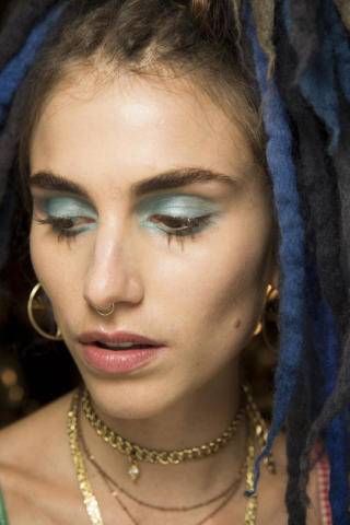 注意！辦公室化妝應(yīng)要避開這十大錯(cuò)誤