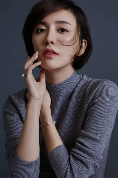 呂佳容冬日最新寫(xiě)真 清麗溫婉氣質(zhì)迷人