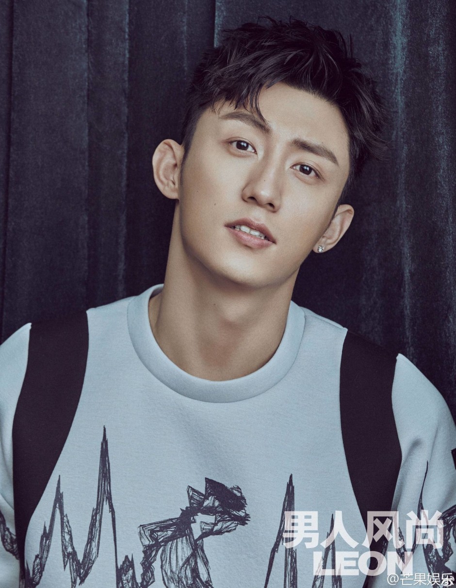 黃景瑜最新帥氣寫真公開 俊朗面孔彰顯男人風(fēng)尚