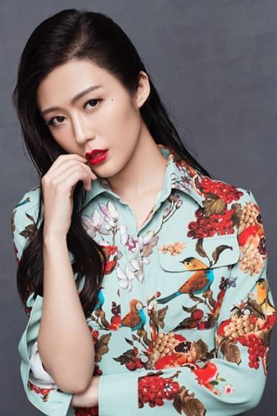 演員湯晶媚最新寫真曝光 嫵媚淚痣上演濕發(fā)誘惑