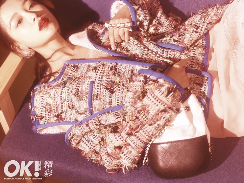 新生代小花孫怡時尚寫真 性感紅唇隨性灑脫