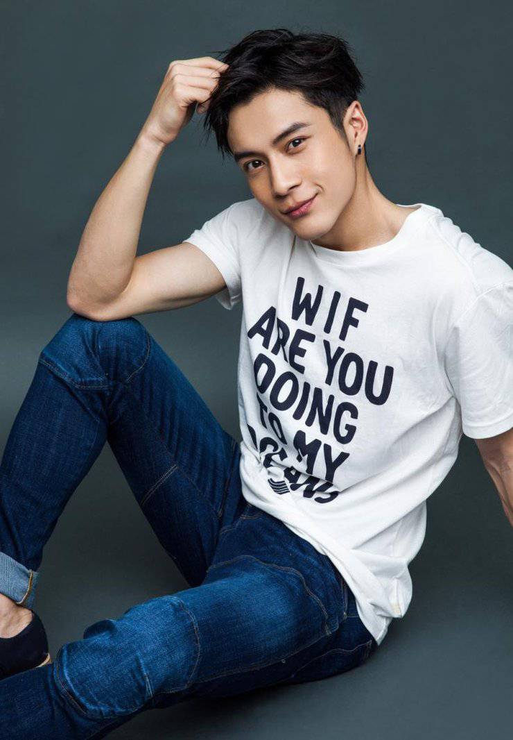 內(nèi)地小生韓東君陽光帥氣運(yùn)動(dòng)型男寫真