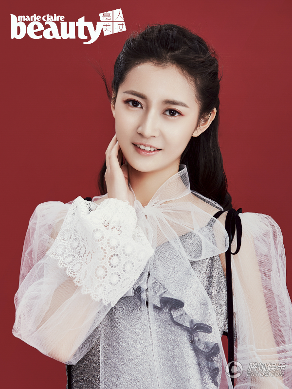 陳鈺琪雜志寫真大片公開 造型新穎玩轉(zhuǎn)清新美妝