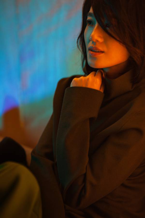 朱丹最新寫真大片曝光 盡顯慵懶隨性范兒