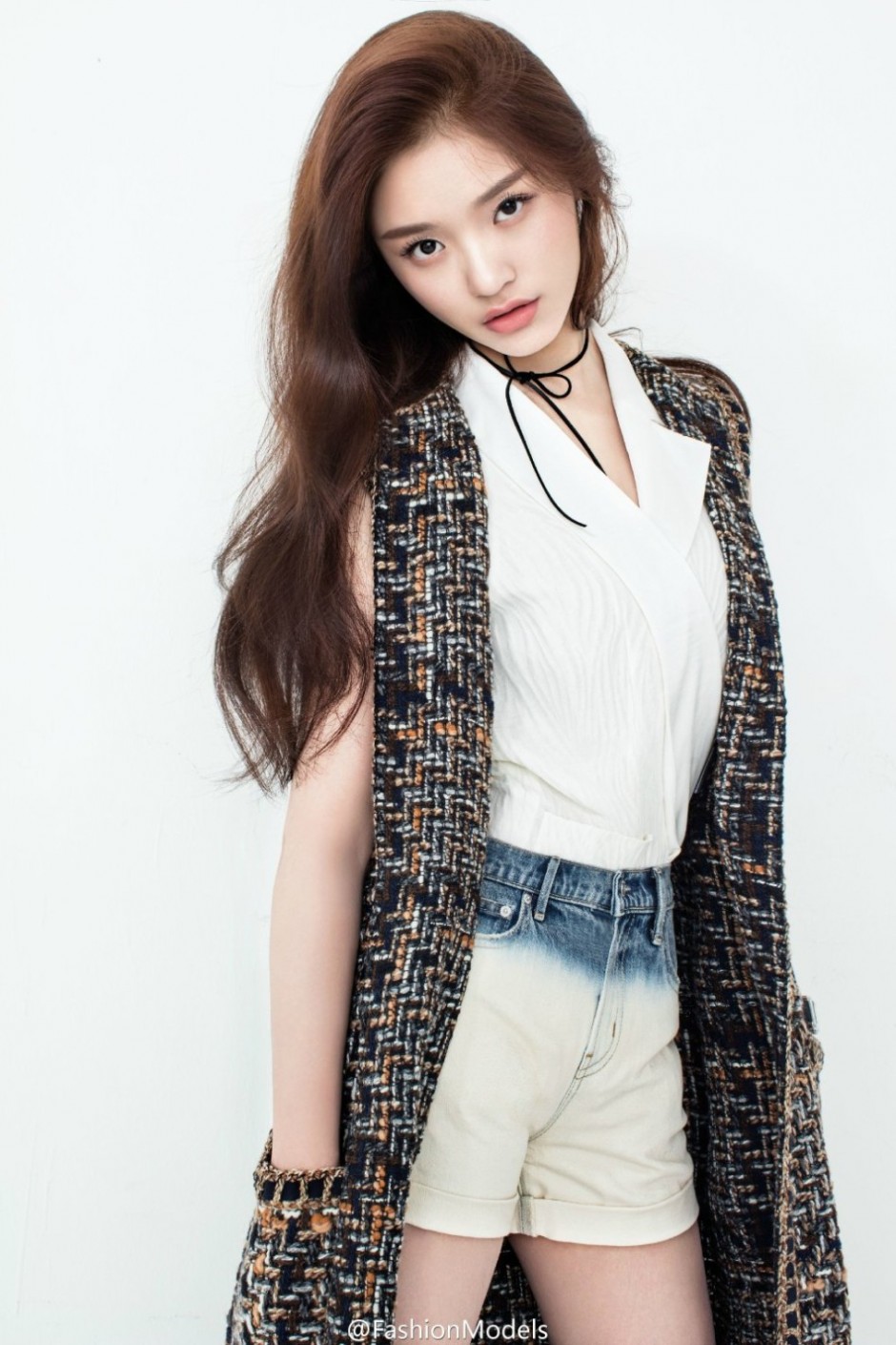 星女郎林允早春寫(xiě)真圖片 清新靈動(dòng)鏡頭感十足